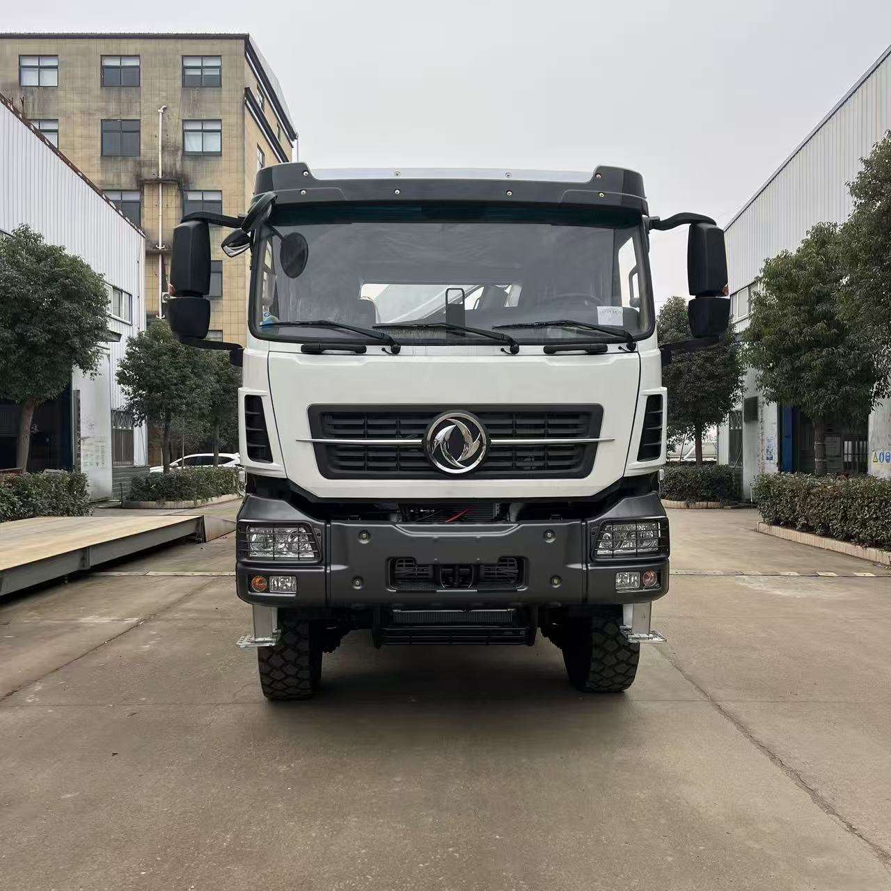  Dongfeng 6x6 six-drive truck crane 