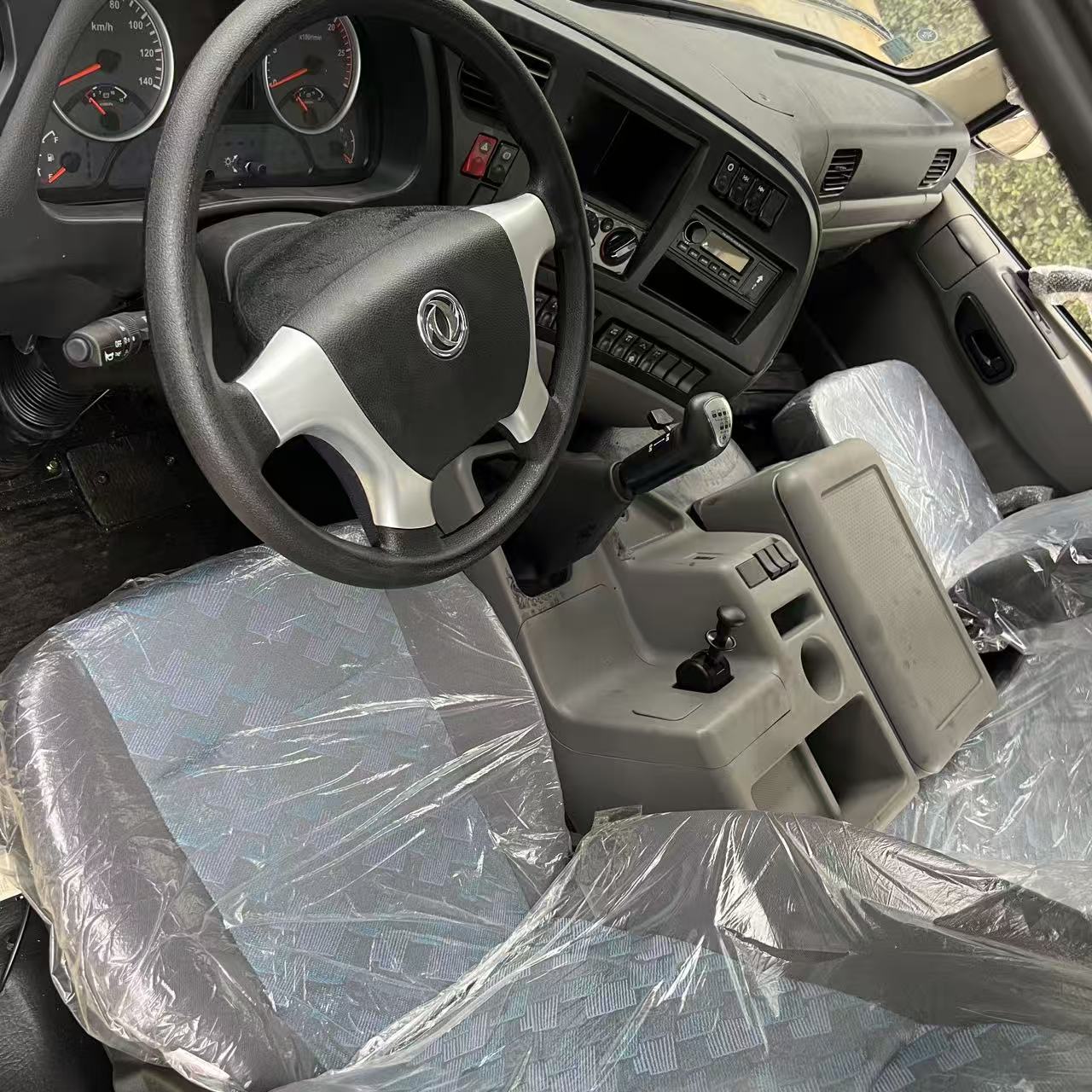  Dongfeng 6x6 six-drive truck crane 