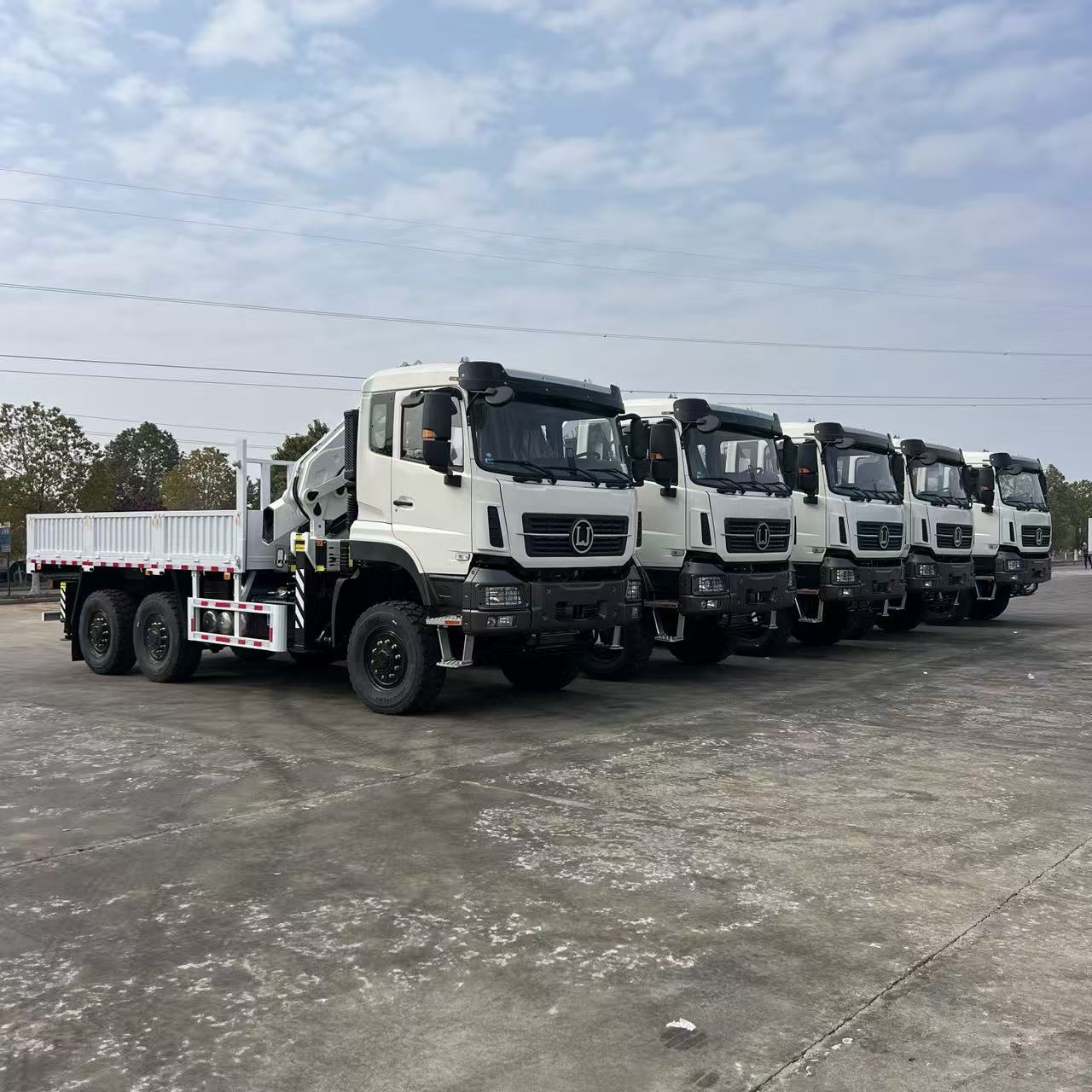  Dongfeng 6x6 six-drive truck crane 