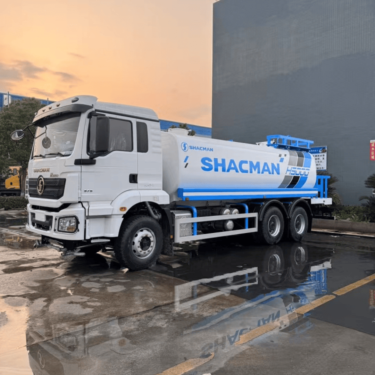 Shaanxi Automobile F3000 rear double-axle 6*4 water tanker 
